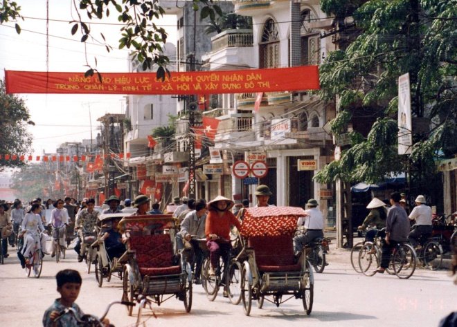 hanoi-old-quarter-during-1990s-through-photos-of-japanese-ambassador-00-.1441.jpg