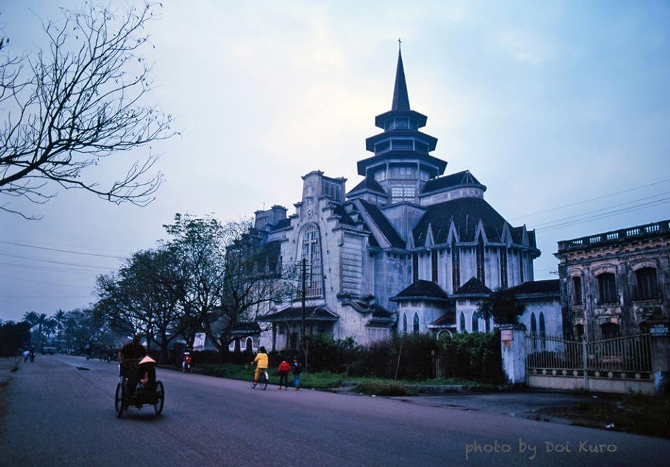 050-Church Hue Vietnam 1990.jpg