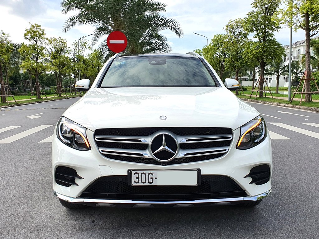 mercedes-glc-300-2017-trang-kem (1).jpg