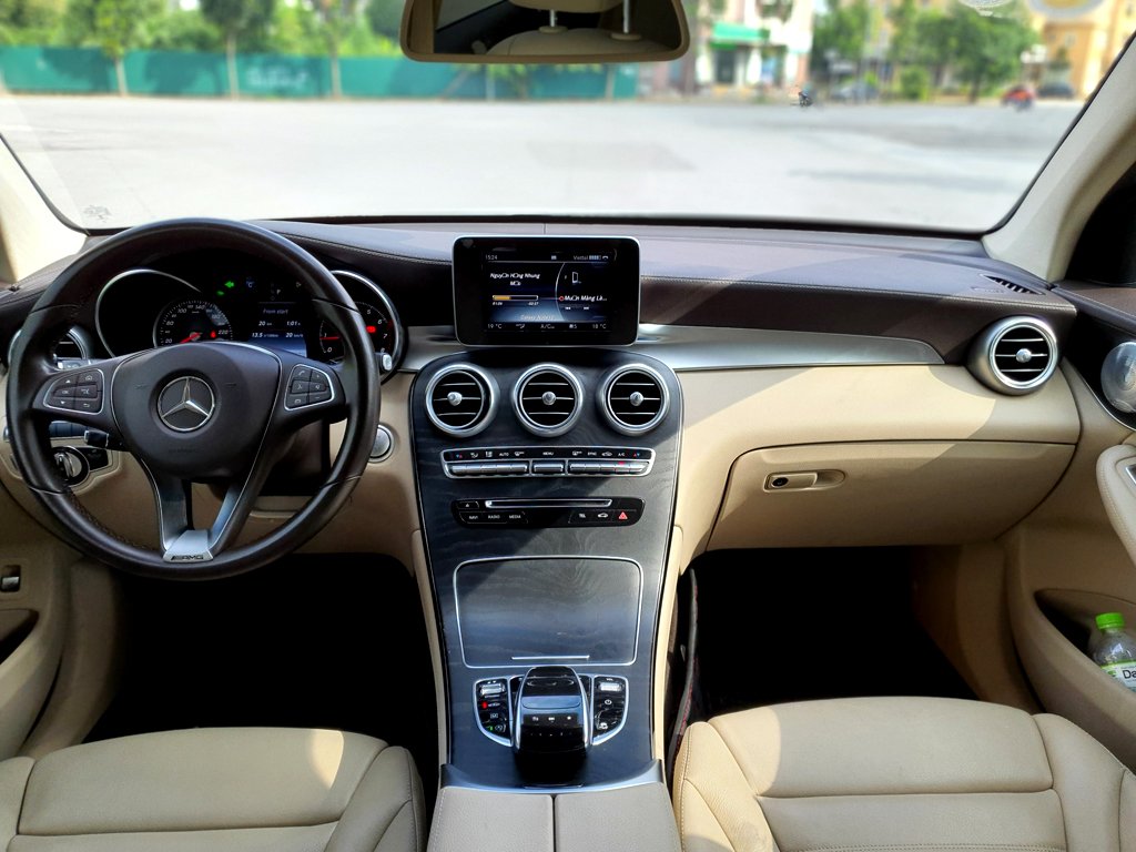 mercedes-glc-300-2017-trang-kem (13).jpg