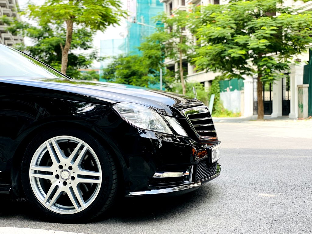 mercedes-e300-amg-2012 (5).jpg