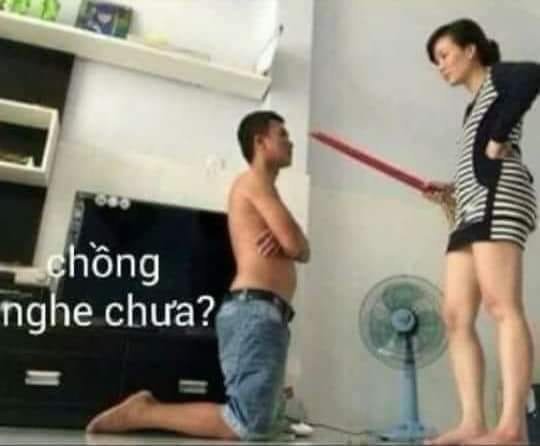 Chồng quỳ.jpeg