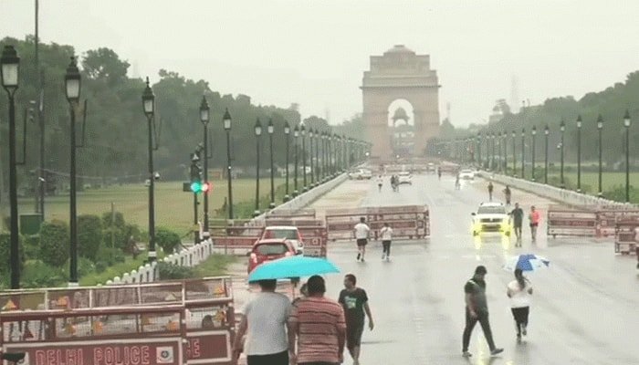 870474-delhi-rain.jpg