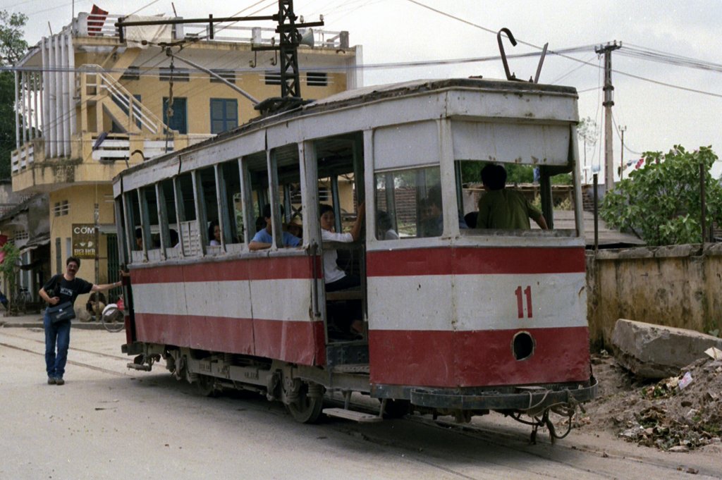 hanoi-tram-1990-11-nearside---jennifer-lynas_25807909948_o.jpg