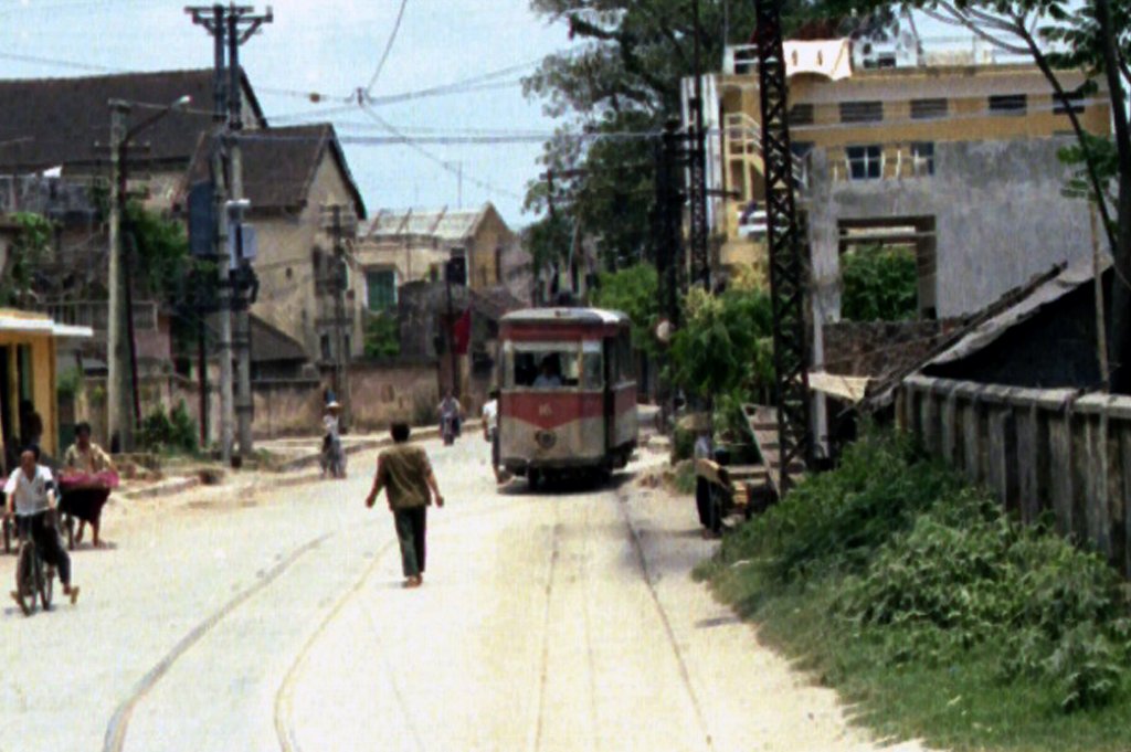 hanoi-tram-1990-16---jennifer-lynas_25807921158_o.jpg