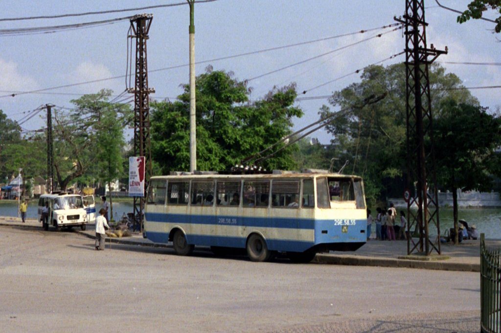 29e-58-55-1990-hanoi-tb---blue-tb-rear--side---jennifer-lynas_24810976647_o.jpg