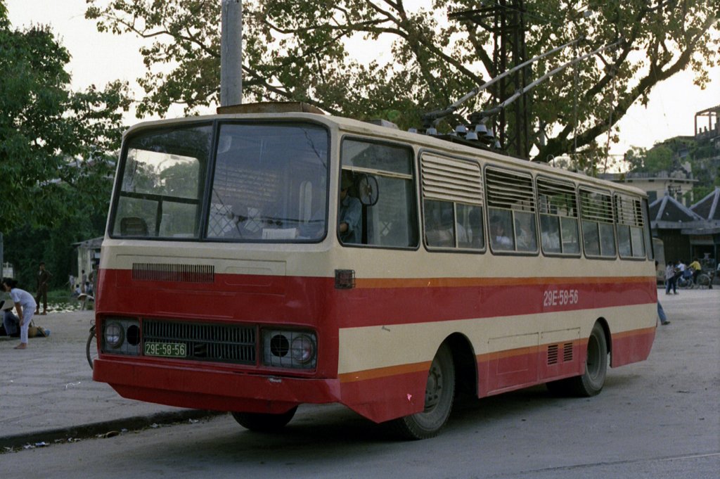 29e-58-56-1990-hanoi-tb---red-cream-offside---jml_24810978367_o.jpg