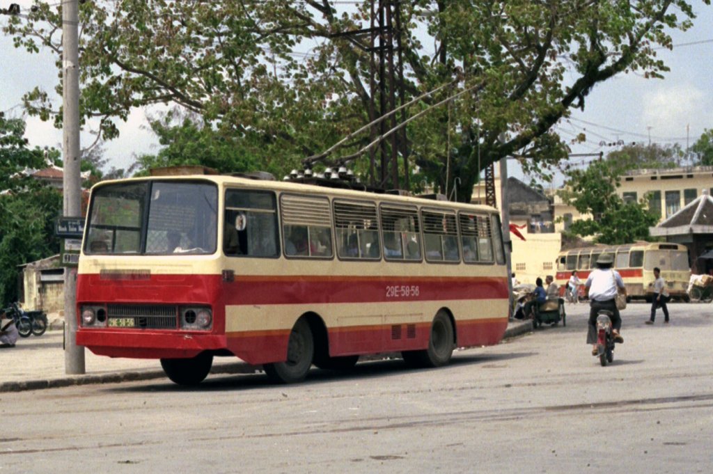 29e-58-56-1990-hanoi-tb---red-cream-tb---jennifer-lynas_24810981067_o.jpg