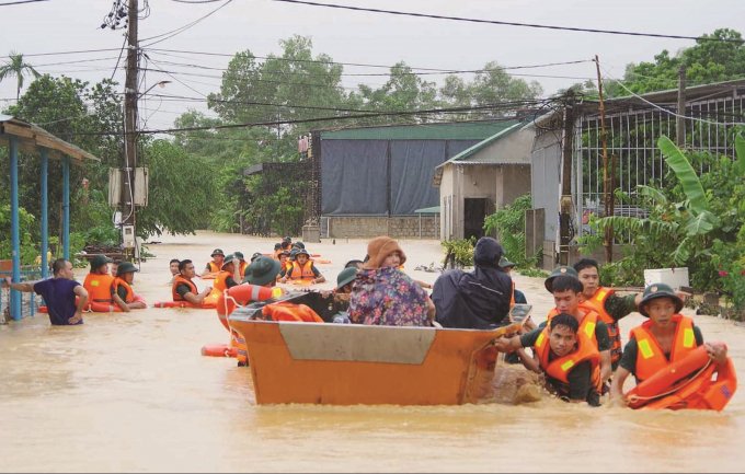 bao-lu-lut-con-tiep-tuc-dien-bien-kho-luong-trong-nhieu-ngay-toi-tai-khu-vuc-mien-trung-0903.jpg