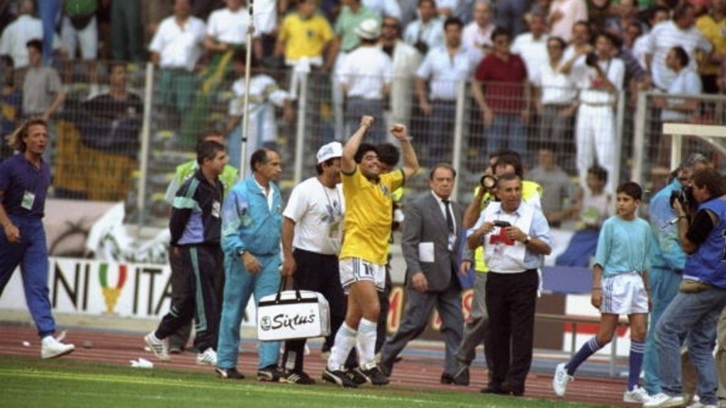 Maradona 1990_6_24 (1_8).jpg