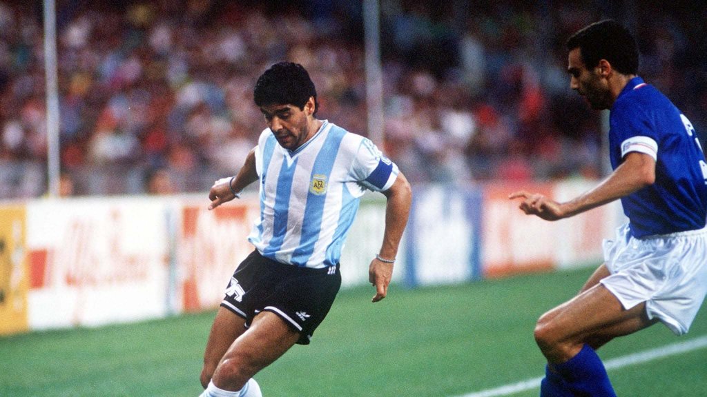 Maradona 1990_7_3 (1) .jpg