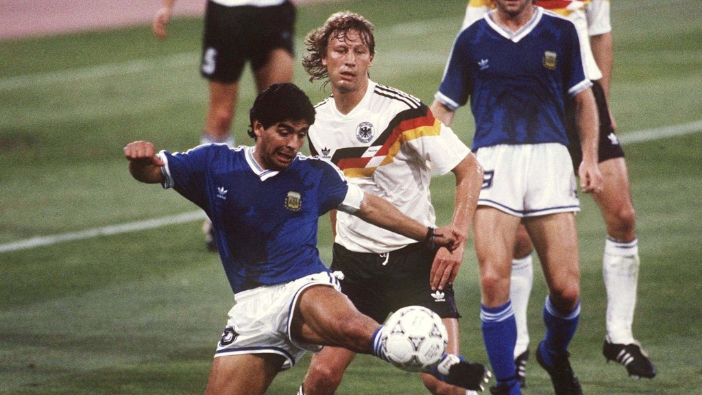 Maradona 1990_7_12 (1) .jpg