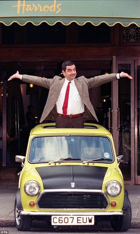 mr-bean-xuong-pho-ky-niem-25-nam-loat-phim-hai-noi-tieng.jpg