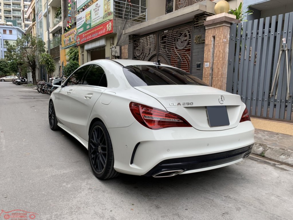 Mercedes CLA 240 AMG 2017 (4).jpg