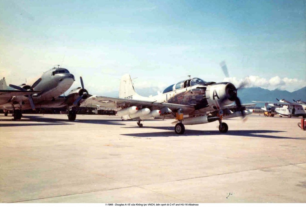 A-1E Skyraider (10).jpg