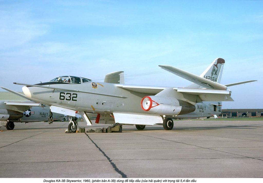 Douglas A-3 Skywarrior (12).jpg