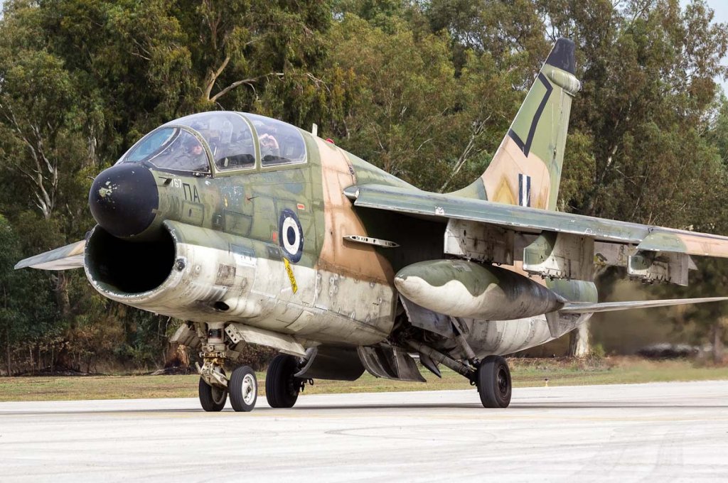 A-7 Corsair II (1).jpg