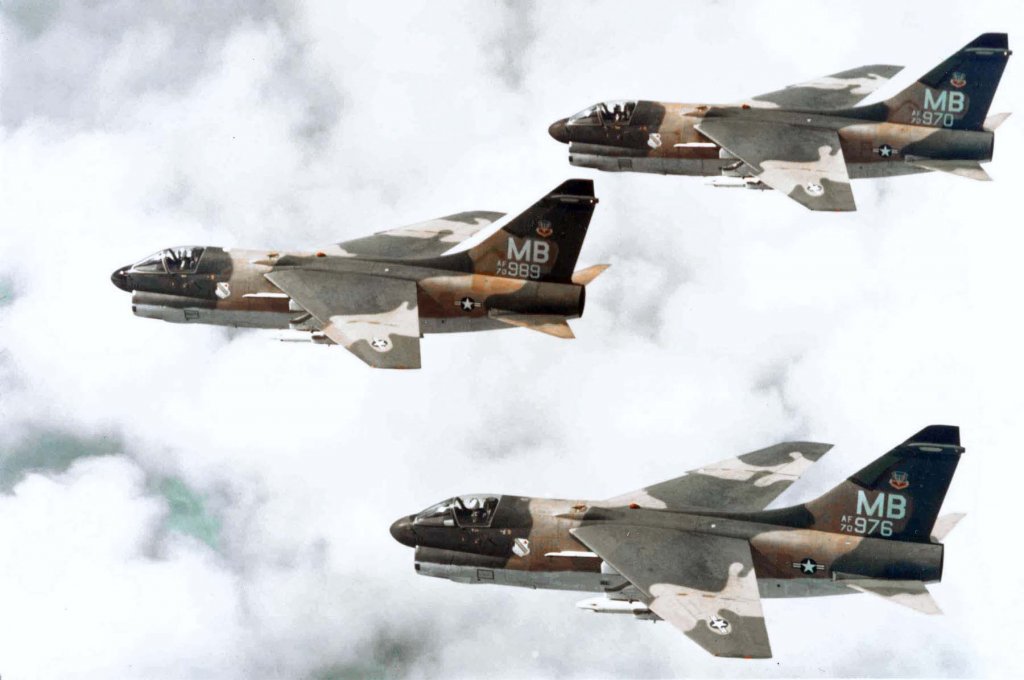 A-7 Corsair II (6).jpg