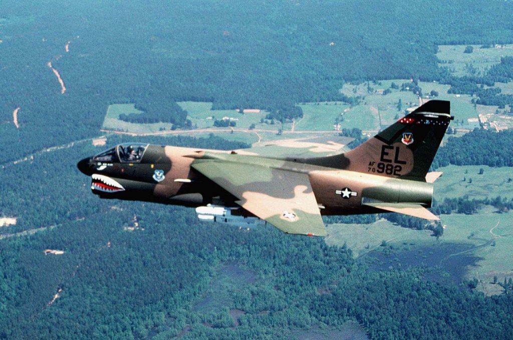 A-7 Corsair II (9).jpg