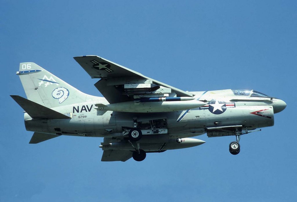 A-7 Corsair II (14).jpg