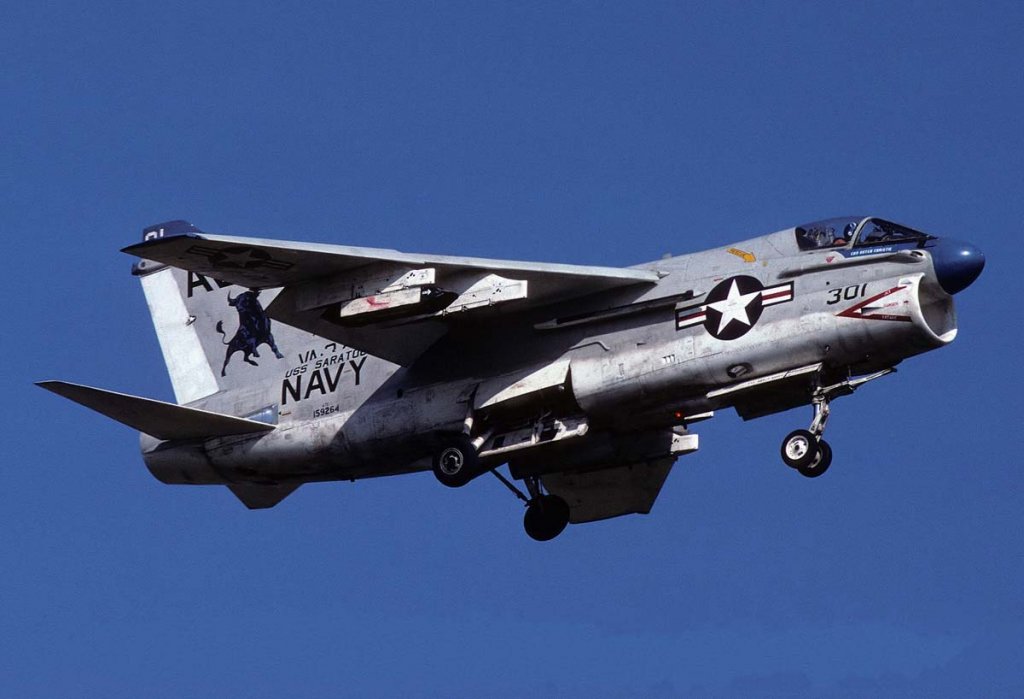 A-7 Corsair II (15).jpg