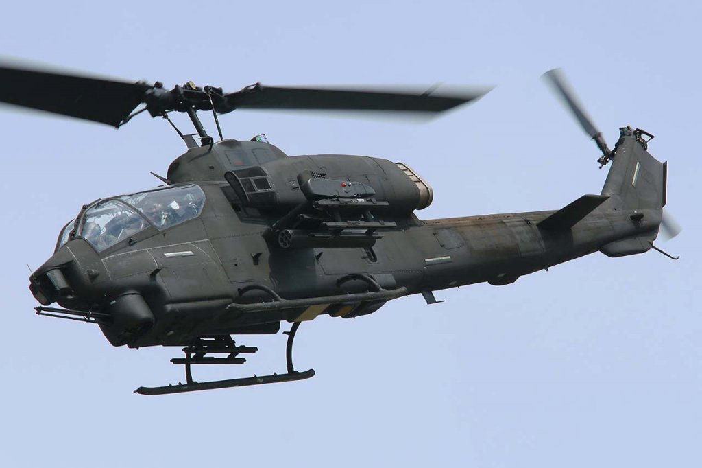 Bell AH-1W Super Cobra (209) (9).jpg