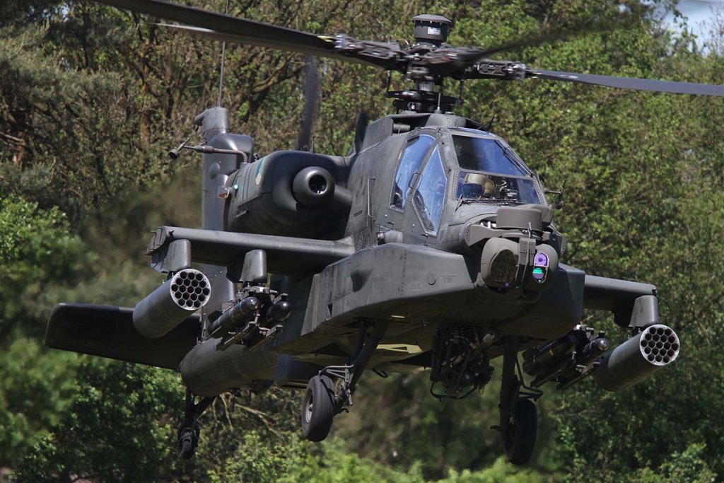 Boeing AH-64D Apache Longbow (2).jpg