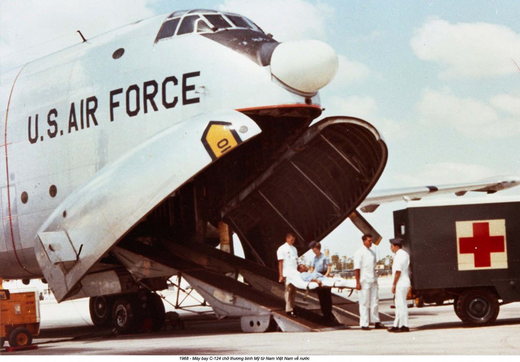 C-124 Globemaster II (3).jpg