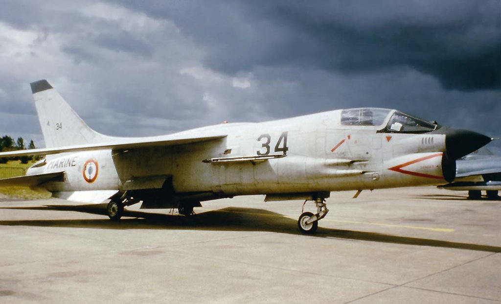 F-8 Crusader (1).jpg