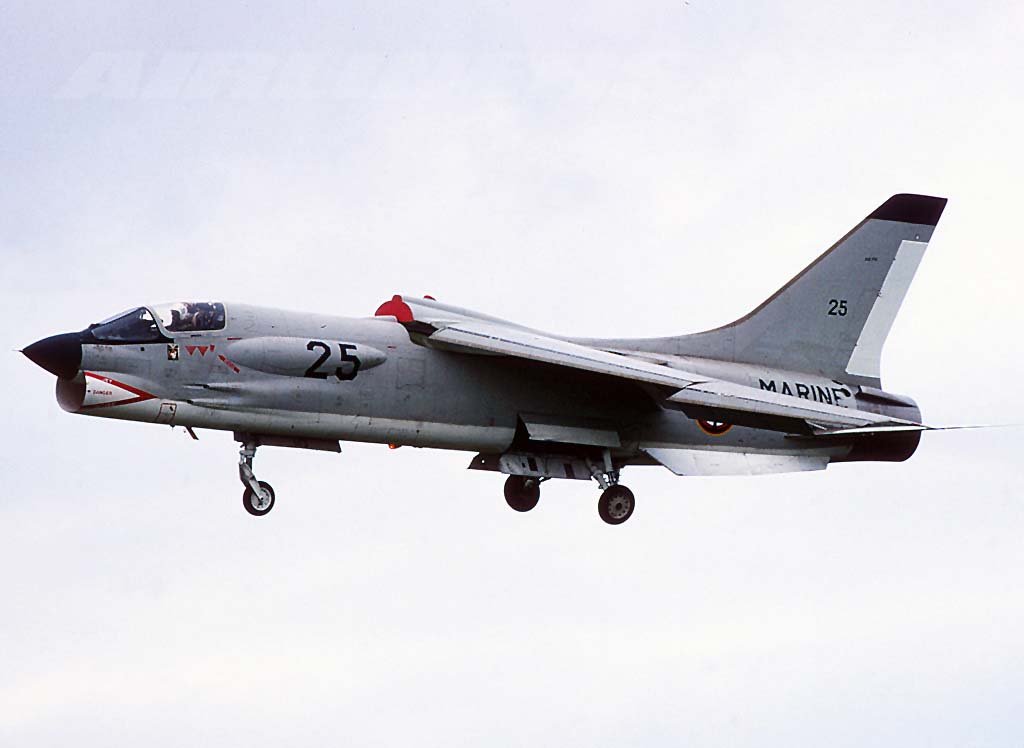 F-8 Crusader (6).jpg