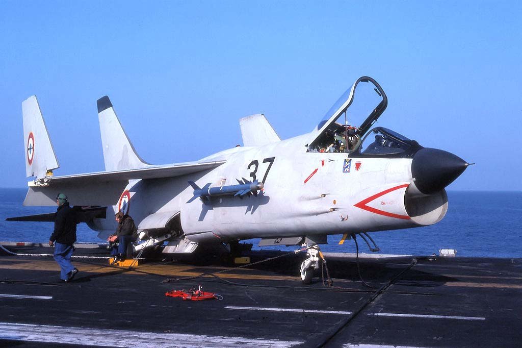 F-8 Crusader (12).jpg