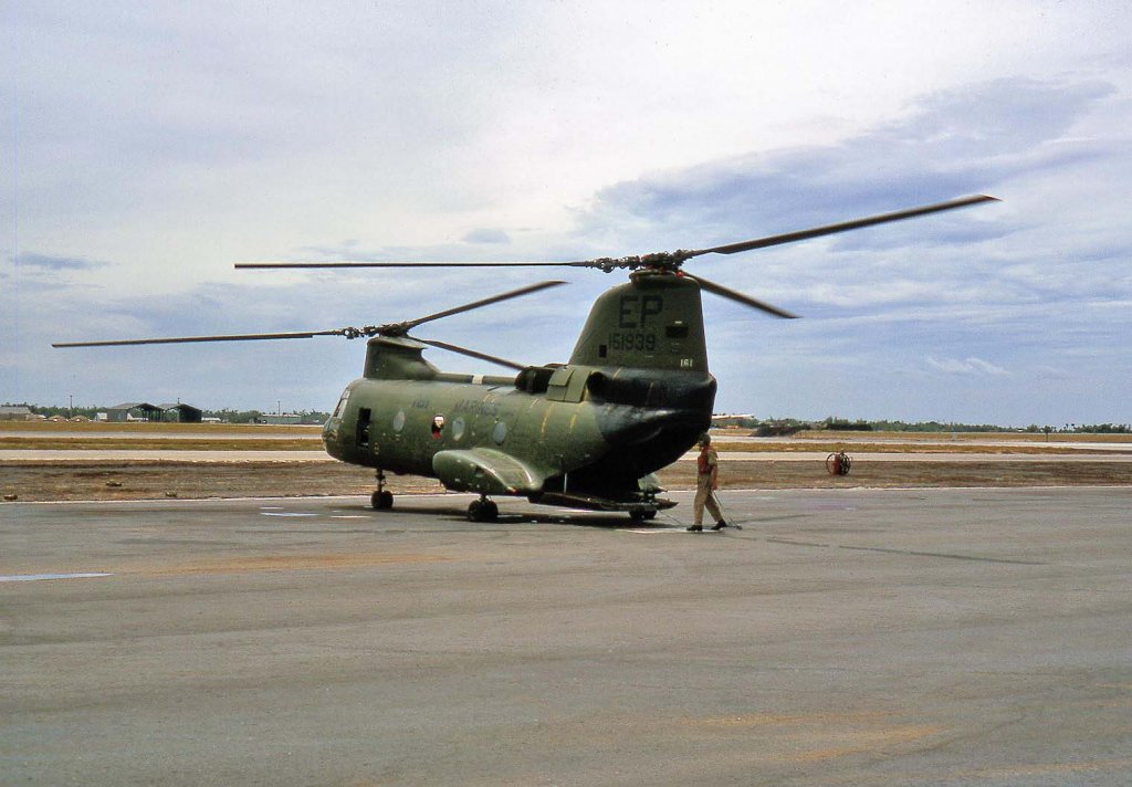 CH-46 Sea Knight (3_11).jpg