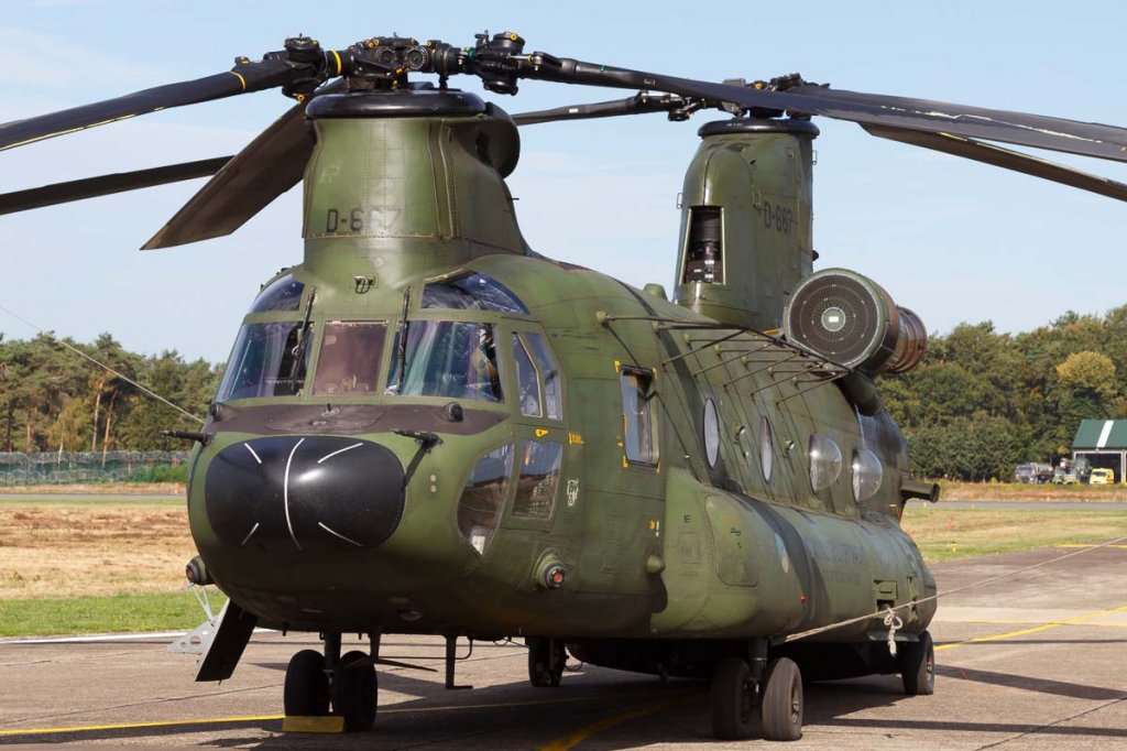 CH-47 Chinook (39).jpg