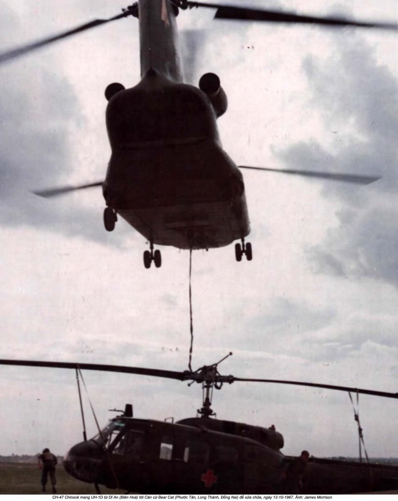 CH-47 Chinook (10).jpg