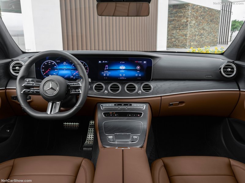 Mercedes-Benz-E-Class-2021-800-24.jpg