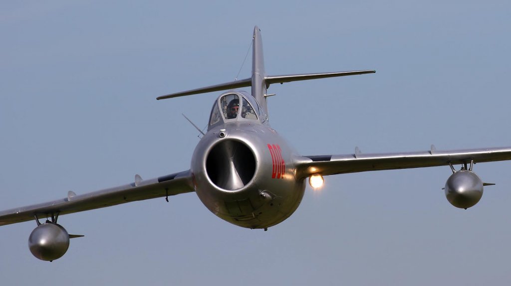 MiG-15UTI (3).jpg