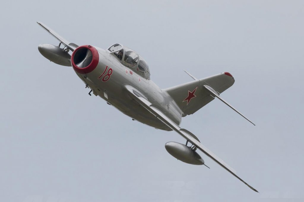 MiG-15UTI (8).jpg