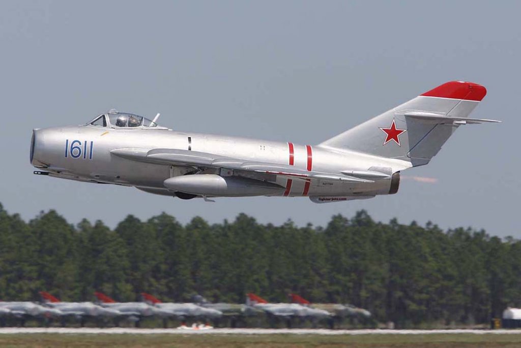 MiG-17 (5_0).jpg