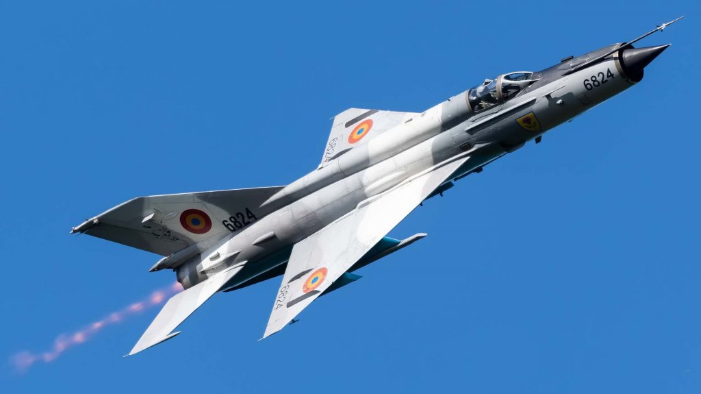 MiG-21 (Z52).jpg