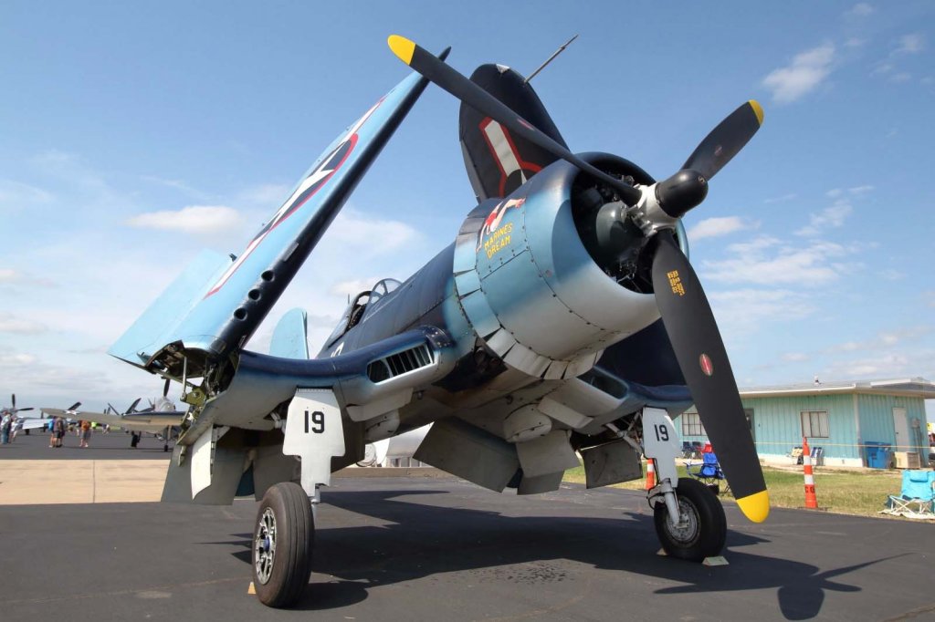 F4U Corsair (5).jpg