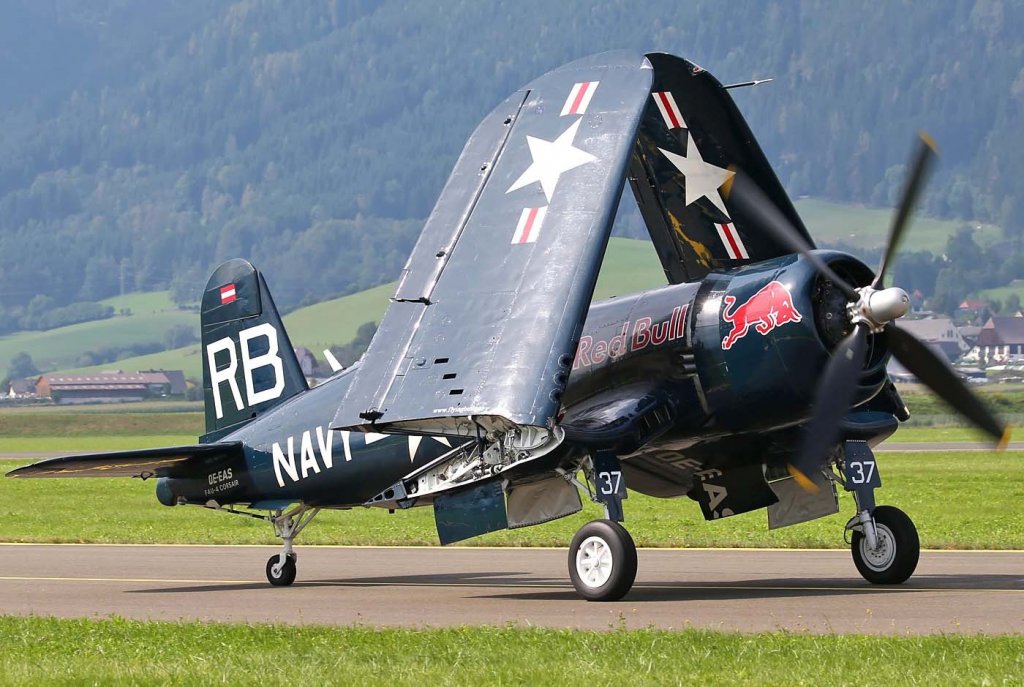 F4U Corsair (7).jpg