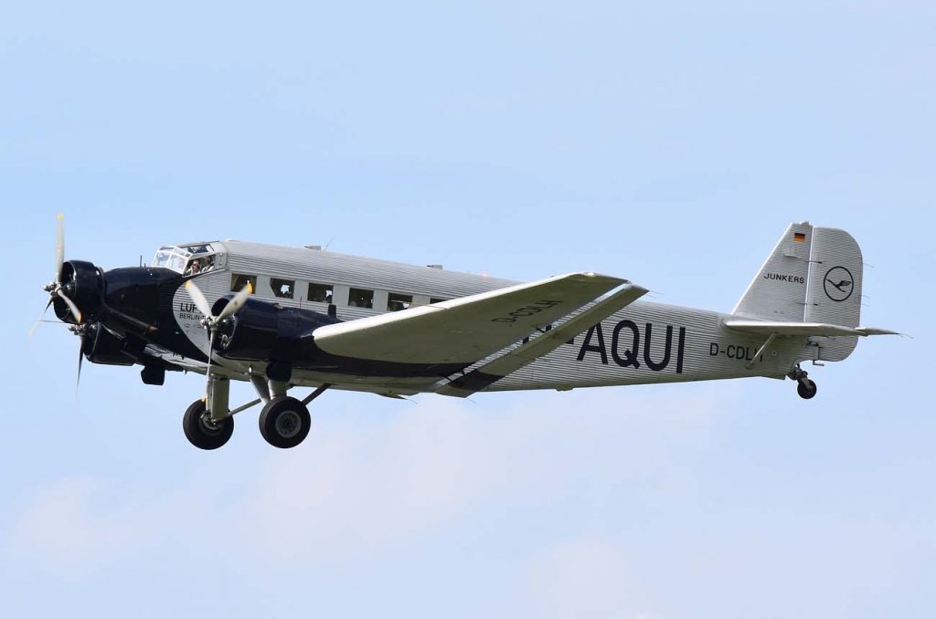 Junkers Ju-52 (1).jpg