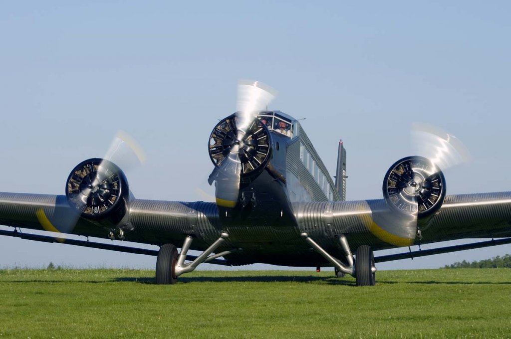 Junkers Ju-52 (2).jpg