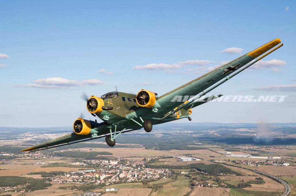 Junkers Ju-52 (10).jpg