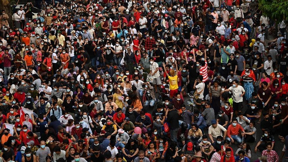 myanmar-protests-feb-6--5-.jpg