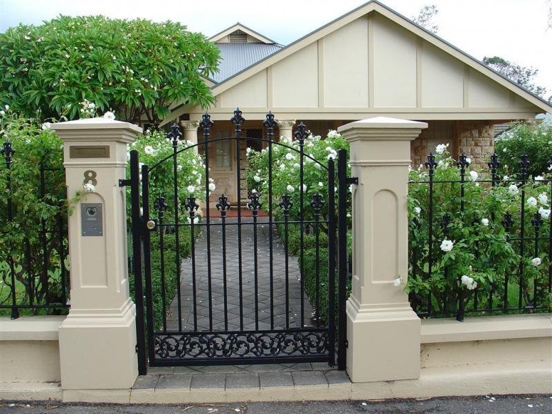 Enchanting-Small-Metal-Black-Front-Gate-Designs-for-Small-House.jpg