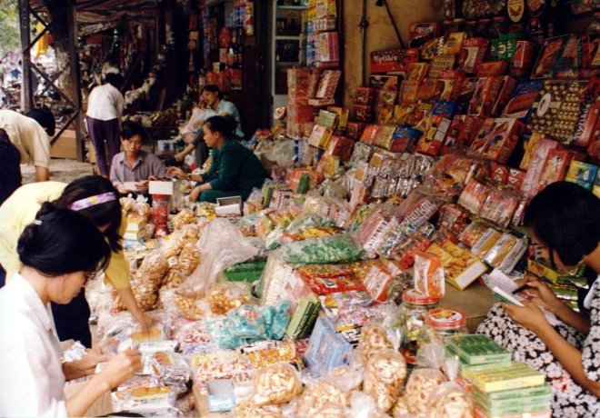 hanoi-old-quarter-during-1990s-through-photos-of-japanese-ambassador-00-.8295.jpg