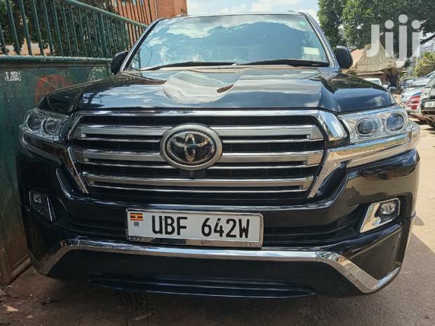 Toyota Land Cruiser 2018 Black (1_15).jpg