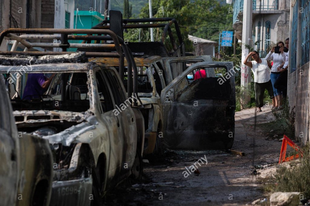 tlapa-guerrero-mexico-8th-june-2015-one-day-after-the-election-day-ERWJWA.jpg