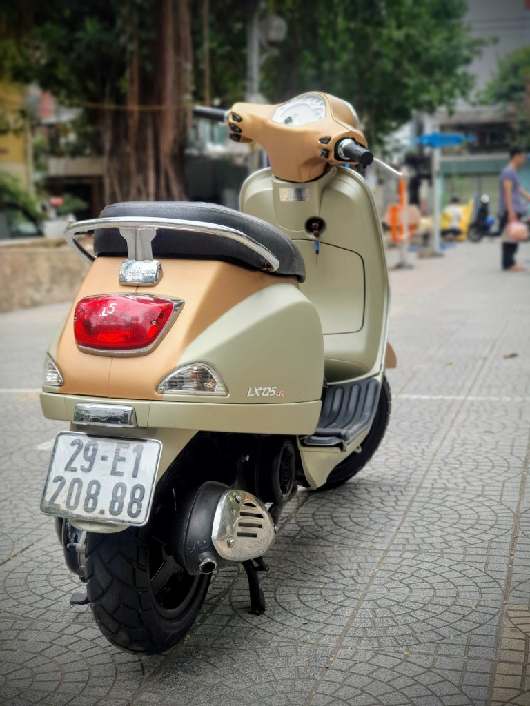 Vespa Lx 125ie màu vàng 2011 biển Vip 20888, xe zin đẹp, giá 19.8 triệu  (4).jpg